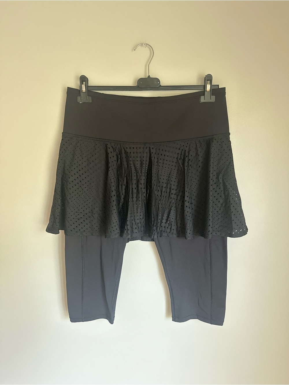 Athleta A Game 2 in 1 Crop Black Skirt Leggings Activewear Women’s Size Large - Picture 4 of 9